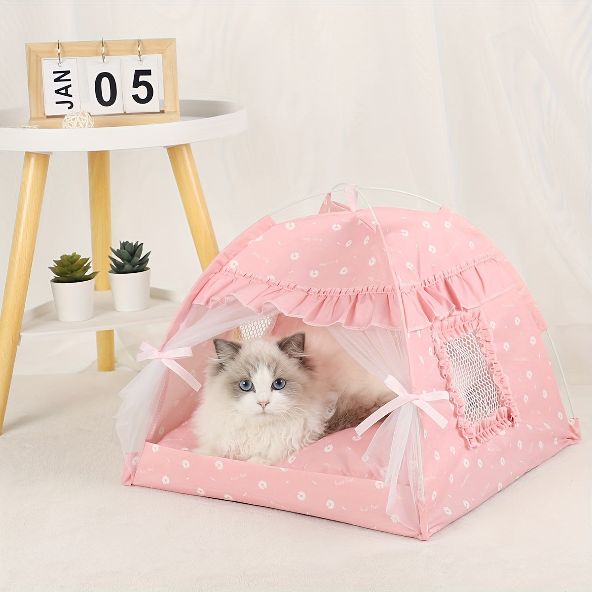 Cozy Lace Tent: The Perfect Nest For Your Cat Or Dog!