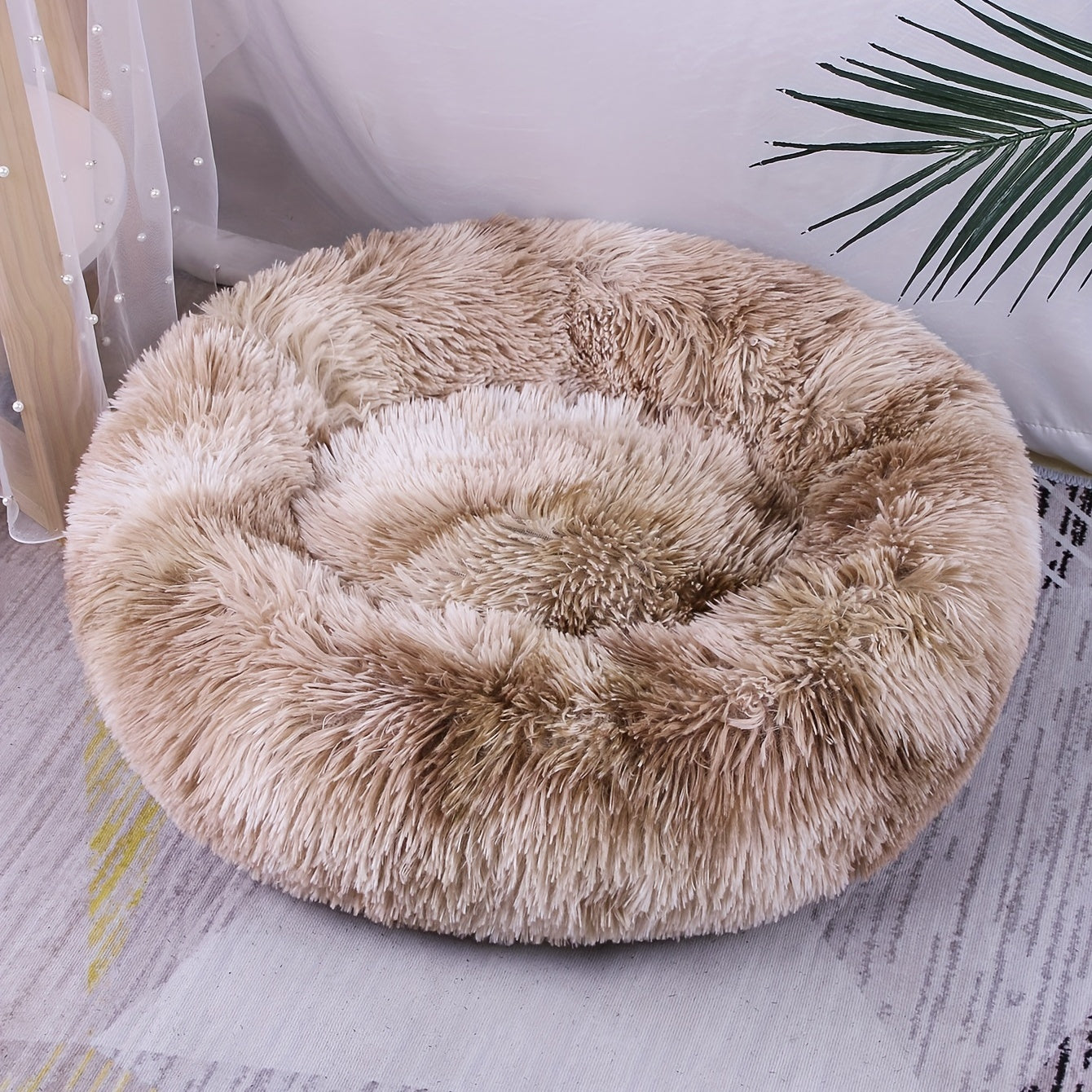 1pc Round Plush Gradient Color Calming Cat Bed, Machine Washable, Four Seasons Warm Comfortable Soft Nest, Suitable for Small and Medium Dogs and Cats, Pet Bed