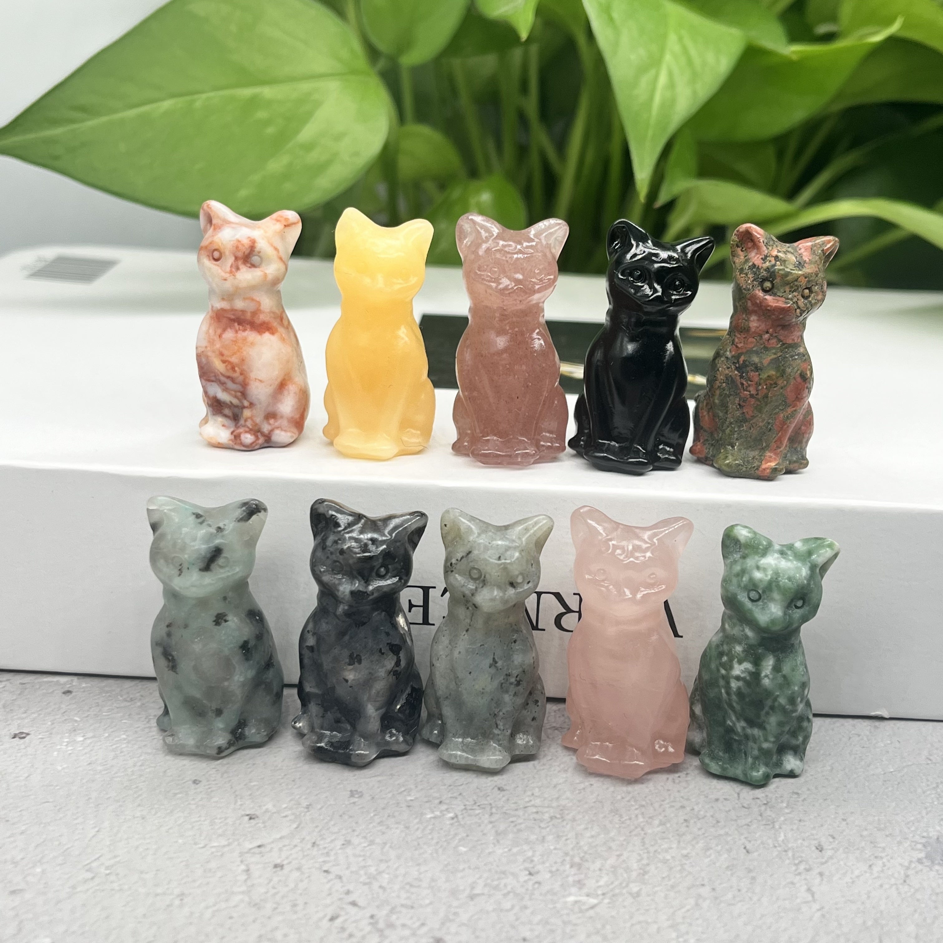 1Pc Exquisite Natural Crystal Whimsical Cat Figurine - Jewelry Accessories for Home Decoration - Unique Gift Idea with Cute Design and Sparkling Appearance