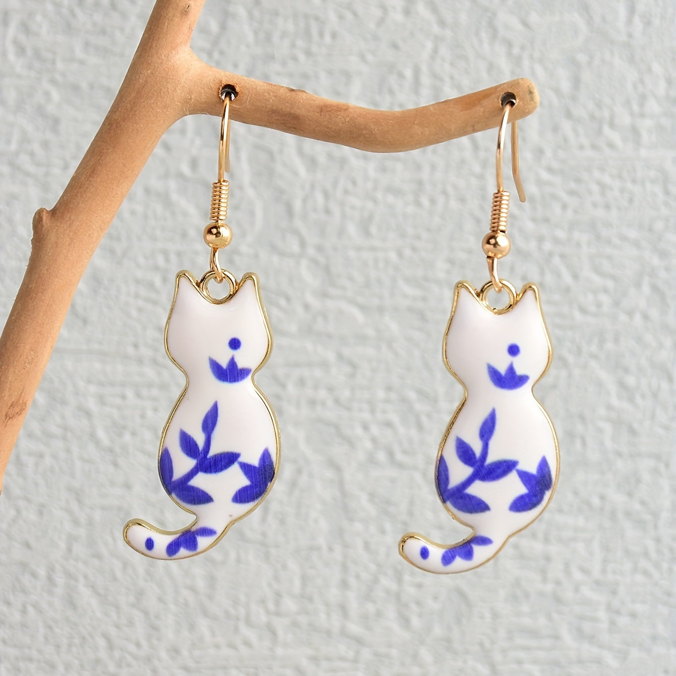 Cute Enamel Cat Design Dangle Earrings Cartoon Style Zinc Alloy Jewelry Adorable Gift For Women   Daily Casual