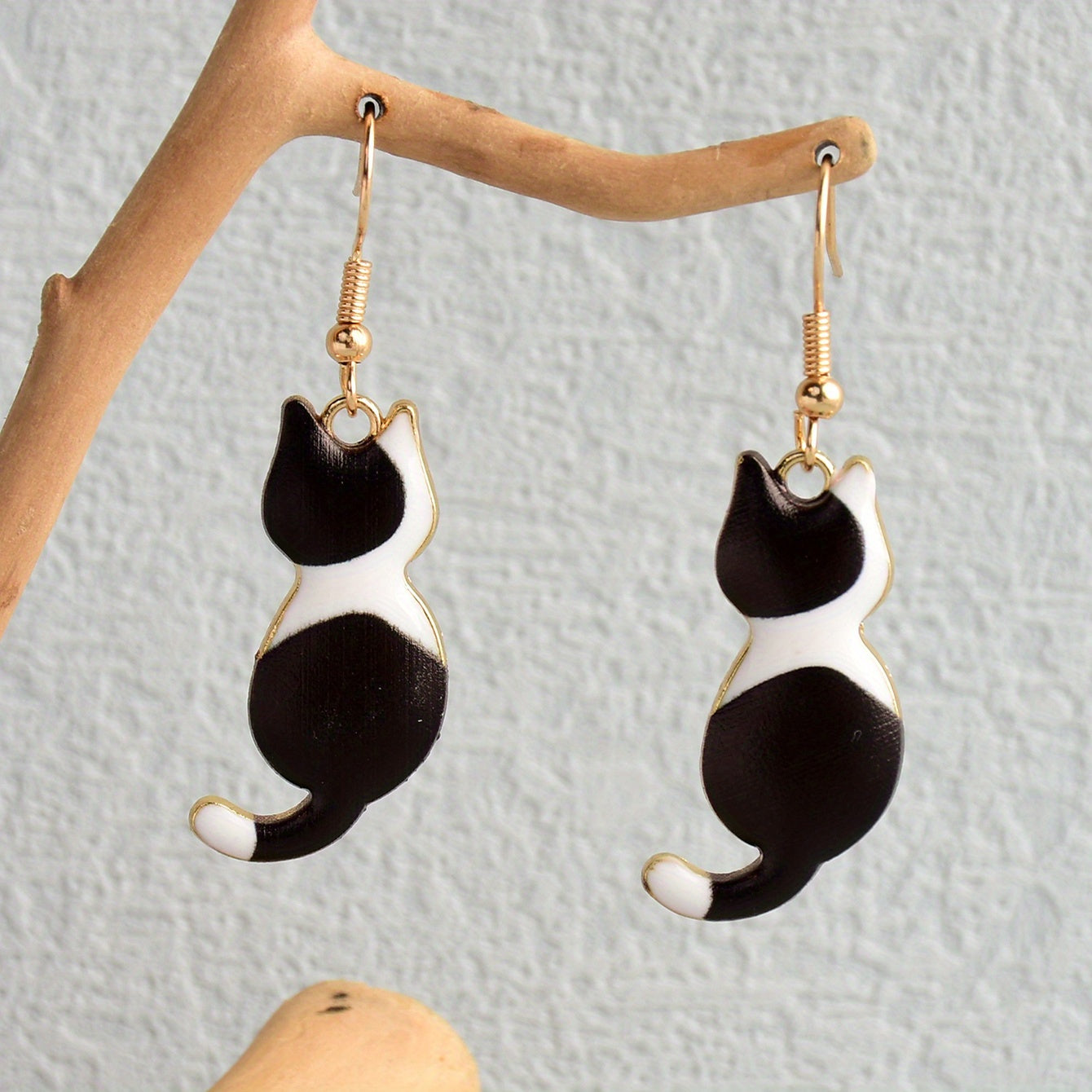 Cute Enamel Cat Design Dangle Earrings Cartoon Style Zinc Alloy Jewelry Adorable Gift For Women   Daily Casual