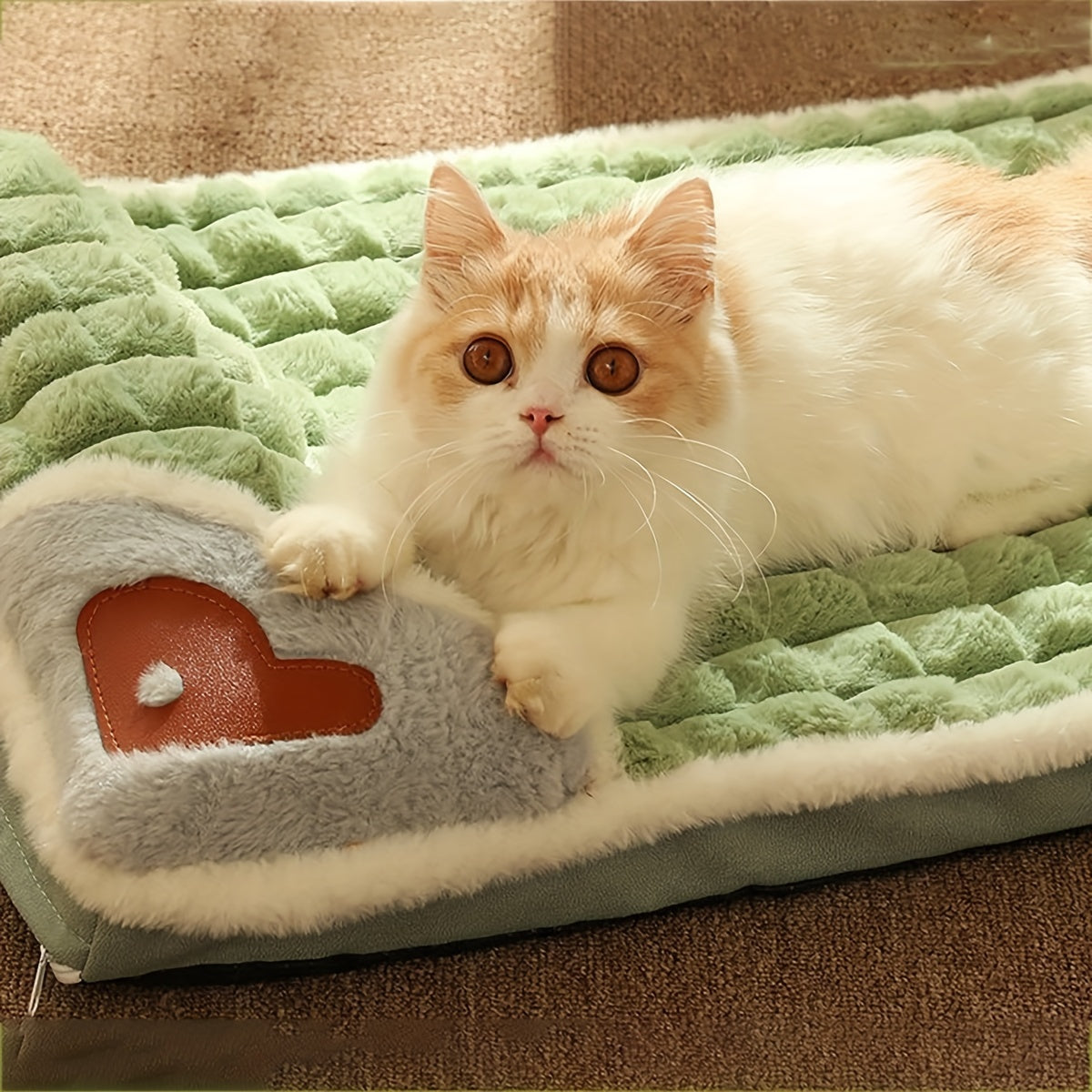 Cozy & Thickened Cat Bed with Memory Foam - Detachable, Washable Nylon Pet Mat in Green with Heart-Shaped Pillow for Cats, Soft & Comforting Sleeping Pad, Pet Relaxation Mat|Quilted Cat Bed|Memory Foam Cushion