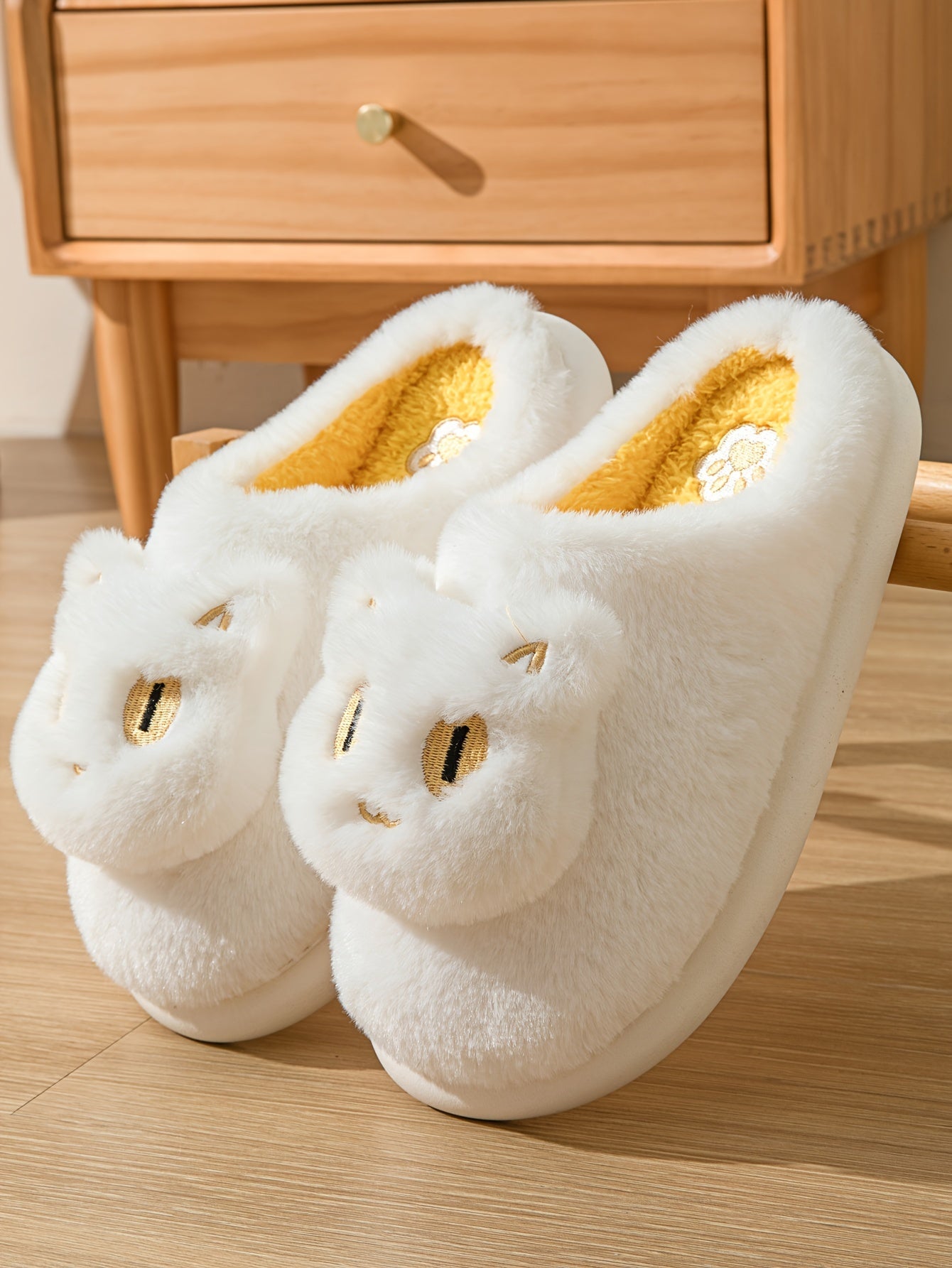 Cute Cartoon Cat Winter Slippers, Closed Toe Super Soft Plush Warm Shoes, Cozy Indoor Novelty Slippers
