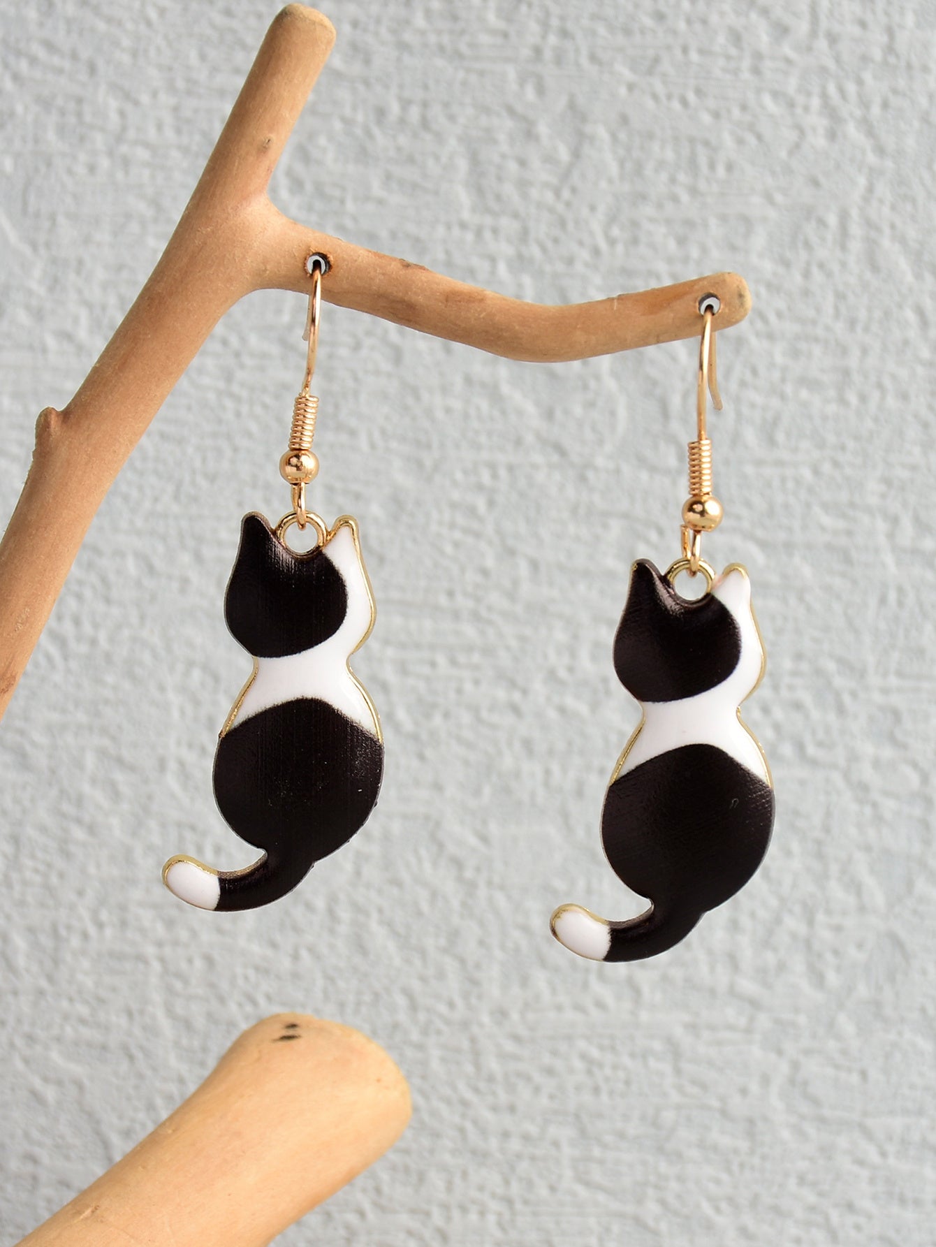 Cute Enamel Cat Design Dangle Earrings Cartoon Style Zinc Alloy Jewelry Adorable Gift For Women   Daily Casual